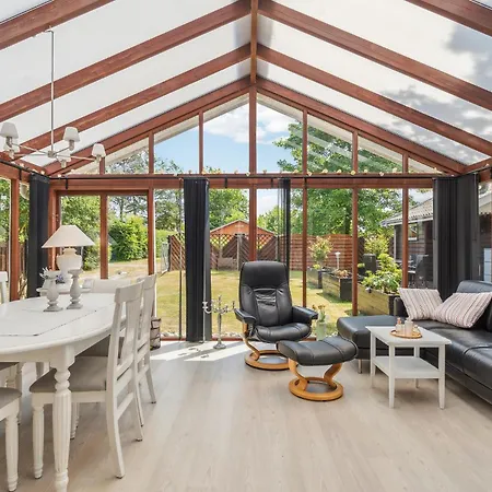 2 Bedroom Beautiful In
